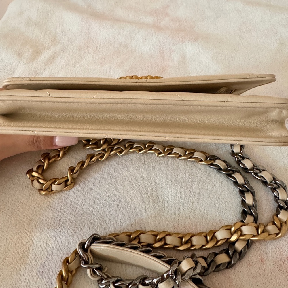 Chanel 19 WOC beige - Picture 4 of 9